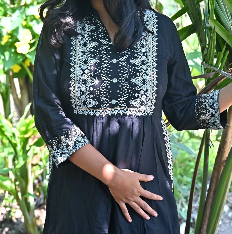 Black Nairacut Kurti