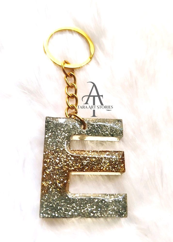 'E' Initial Keychain ❤️