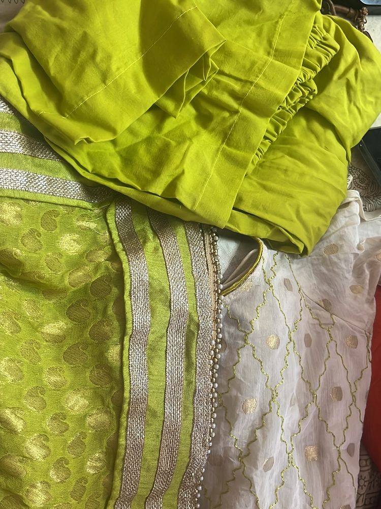 Fluorescent Green Kurta Set With Good Dupatta