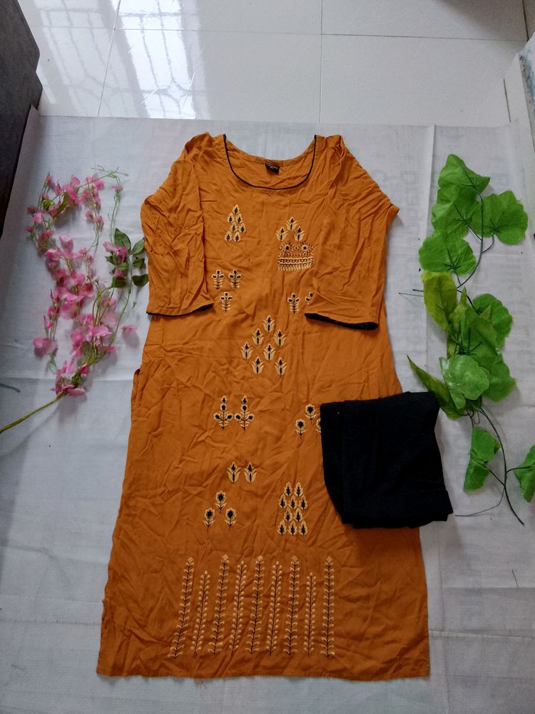 Kurti Legins Set