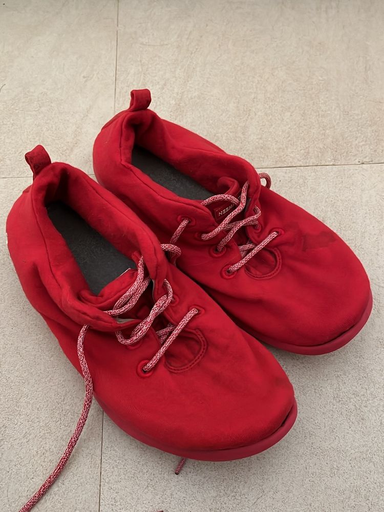 Neeman’s Red Wool sneakers