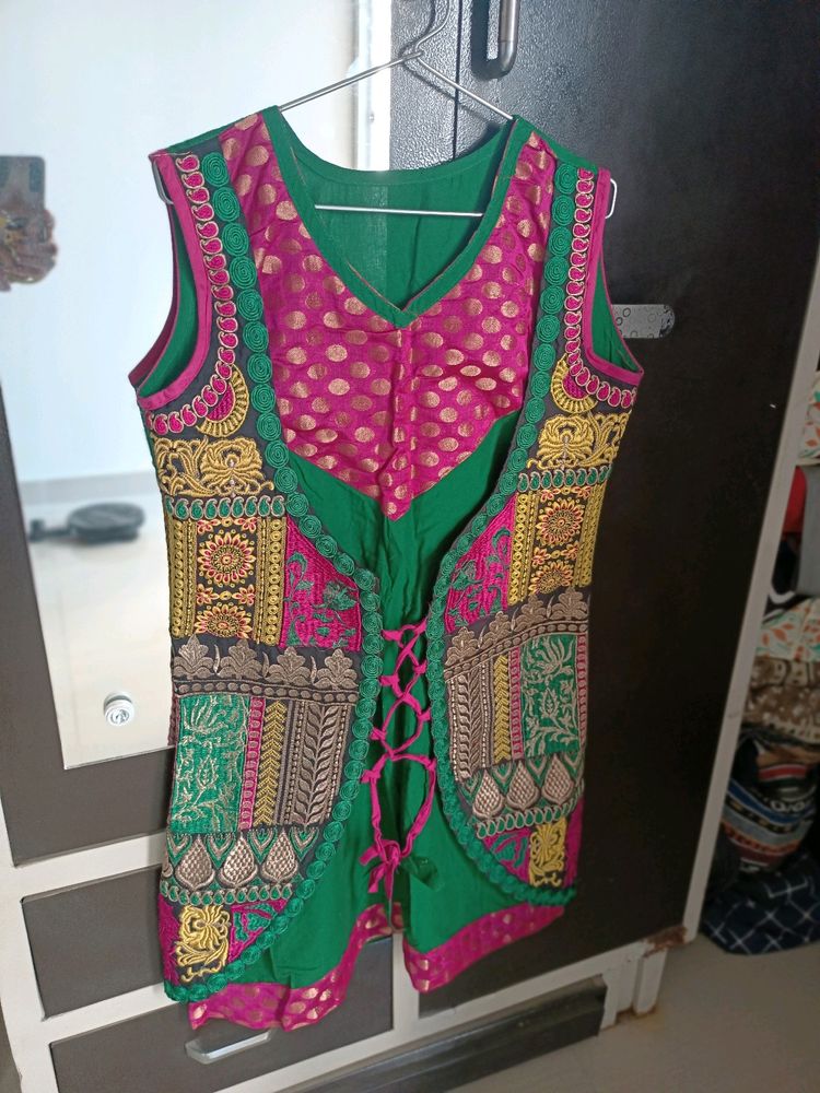 Looking Newly Cloth, Anarkali Type Kurti