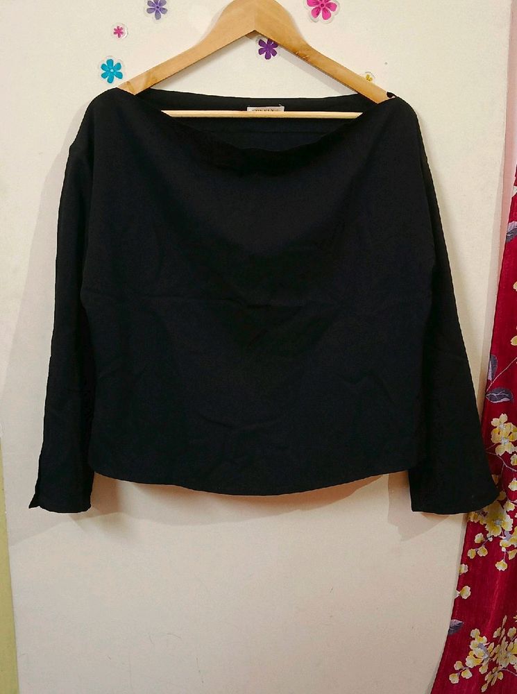 KOREAN black Boat Neck Top