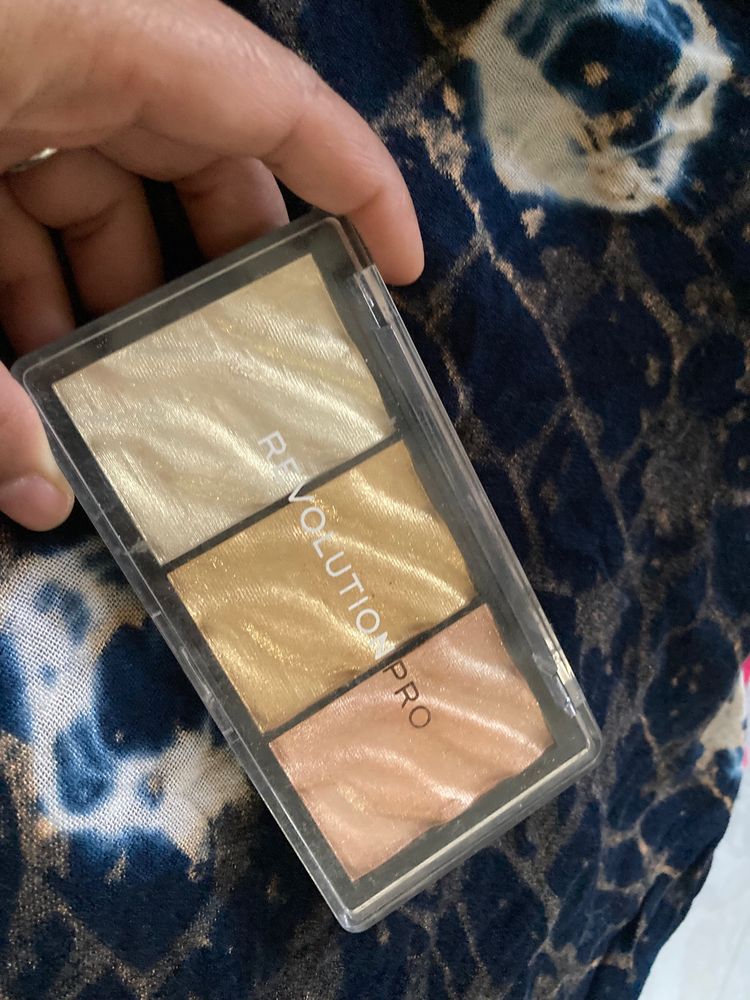 Revolution Highlighter