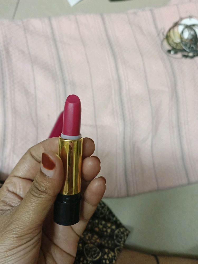 ADS Lipstick In Pinkish Shade