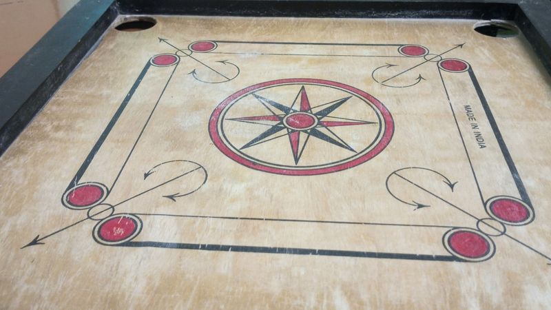 Carrom Board (20 Inch)