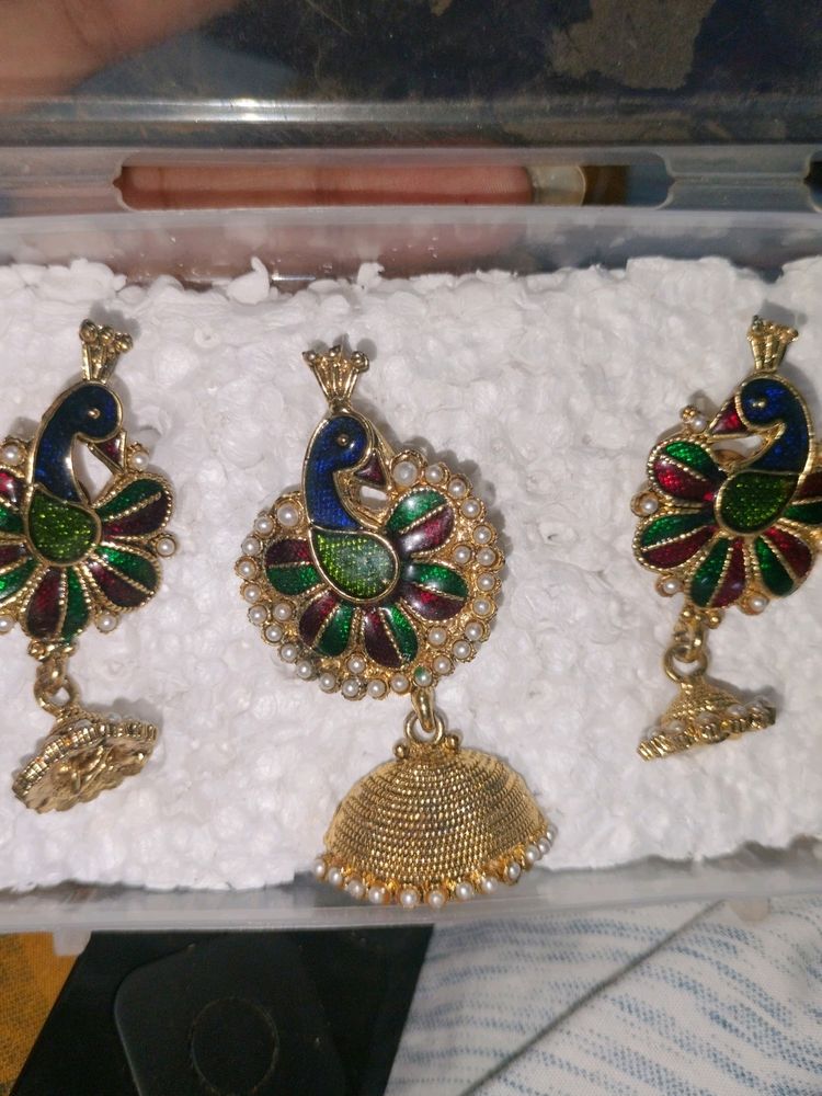 Beautiful Pendanl And Earrings