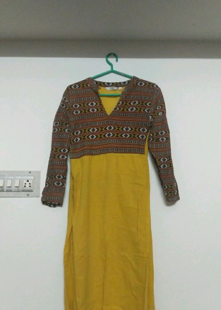 A Stylish Yellow Kurti