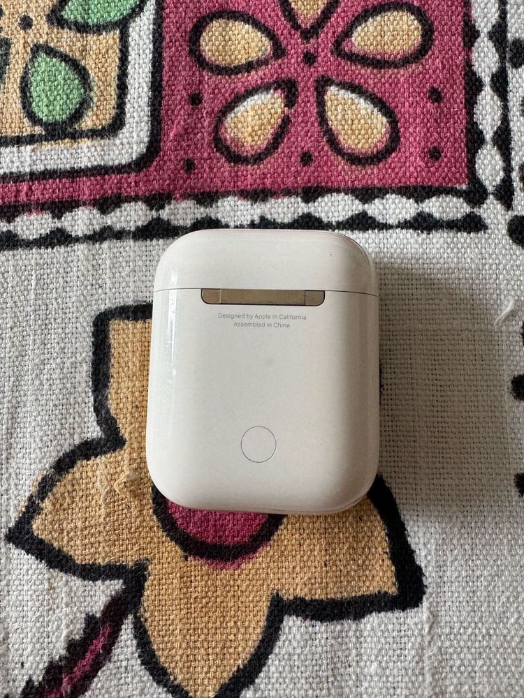 Apple AirPods 2nd Gen