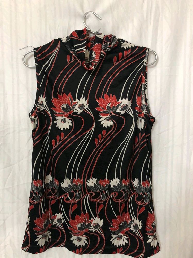 Sleeveless High Neck Top with Print