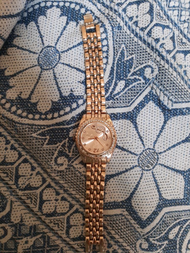 Golden Wrist Watch Women.