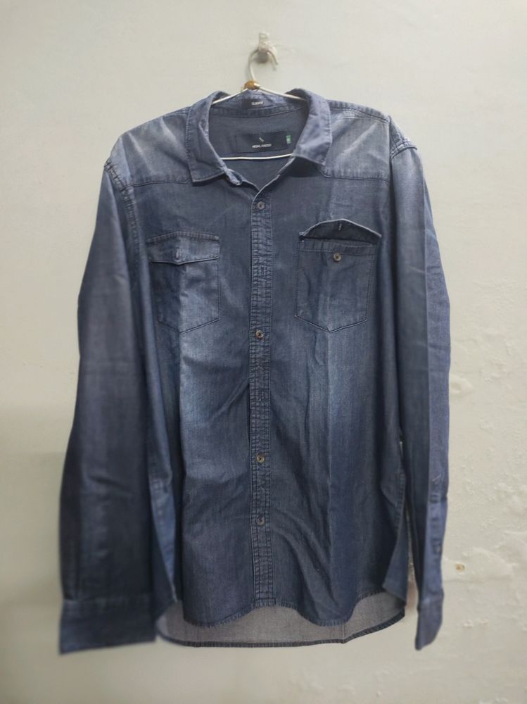 Jeans Colour Shirt mint condition