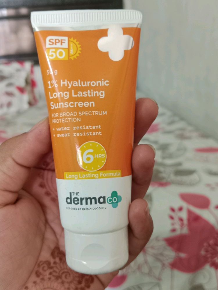 The Derma Co 1% Hyaluronic Long Lasting Sunscreen
