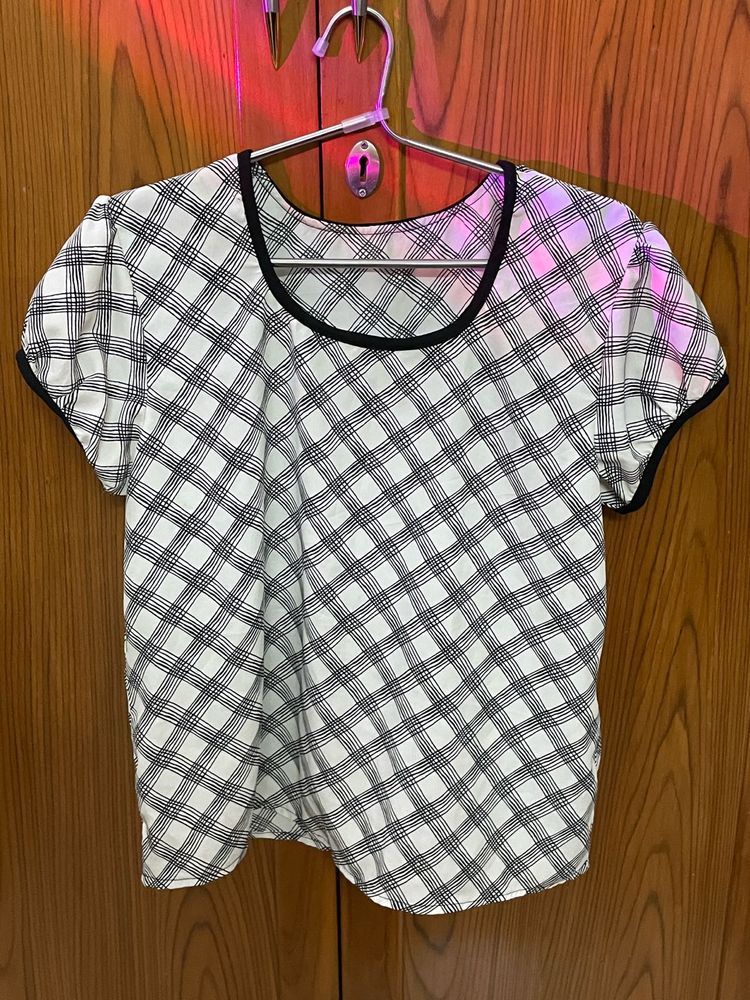 Korean Simple Checkered Pattern Top