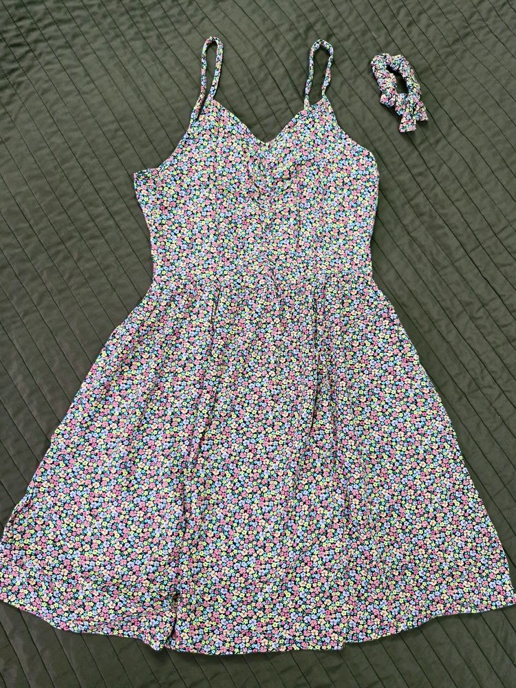 Sleeveless Multicolored Dress With Scrunchie