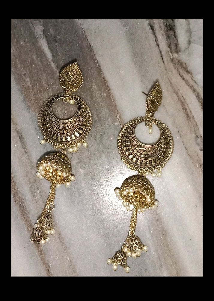 Ear Ring And Bangles