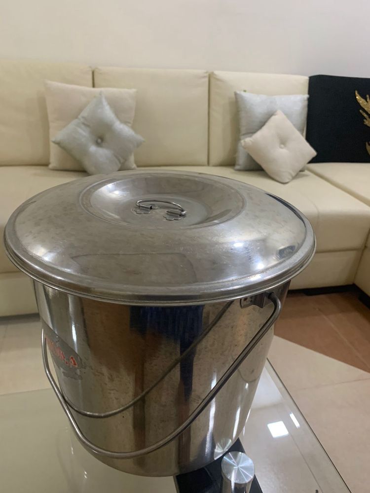 Steel Bucket With Lid