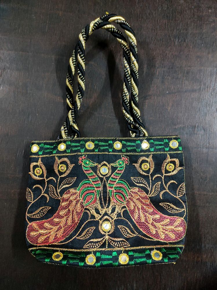 Embroidery Hand Bag 👜