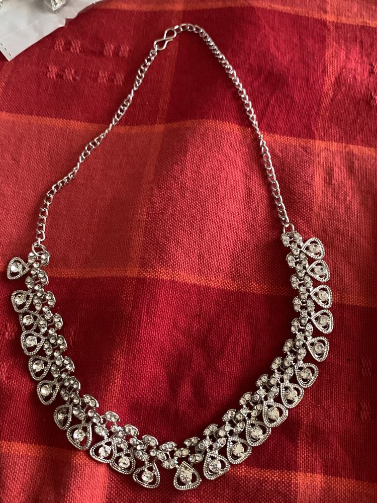 Brand New Silver Stone Necklace Set