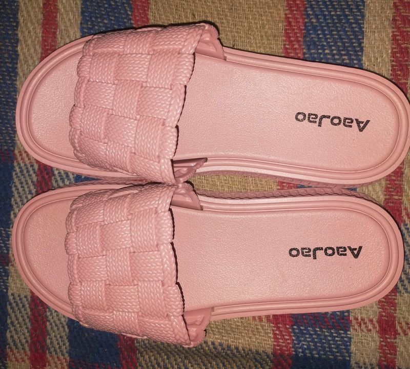 Women's slippers