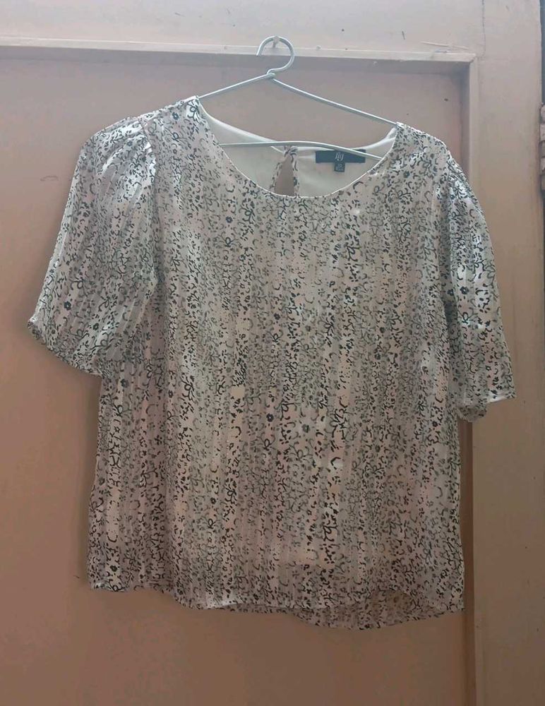 Peach Colour Tshirt With black Pattern