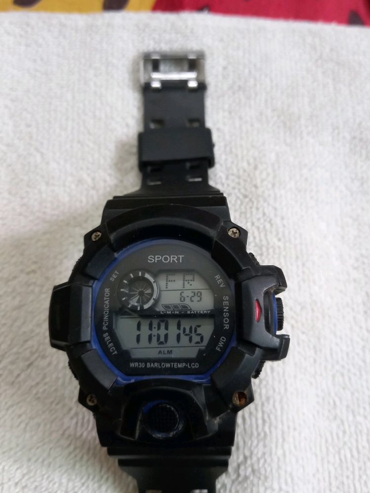 SPORT WATCH NEW 130 RUPEES BATTERY TOP GUN