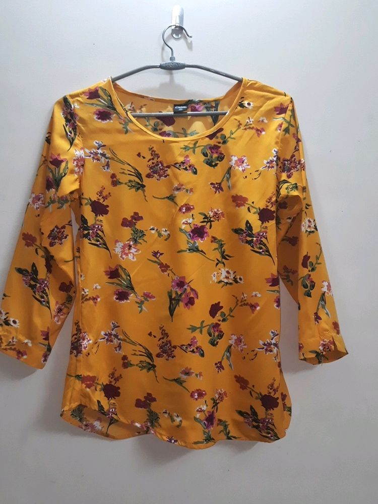 Darzi Floral Print Yellow Top💛