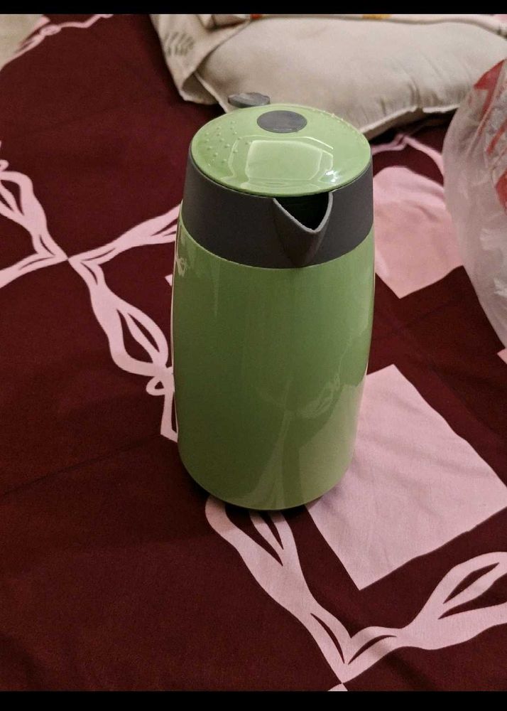 Thermal Flask With Free Cup