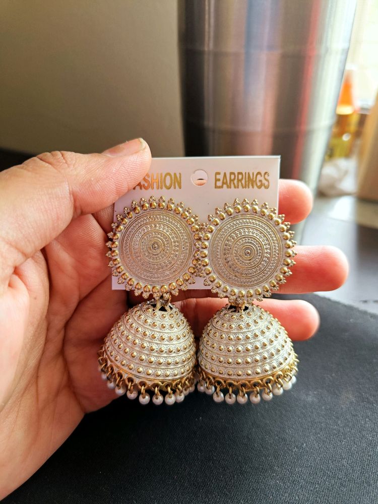 White Jhumka(₹150)