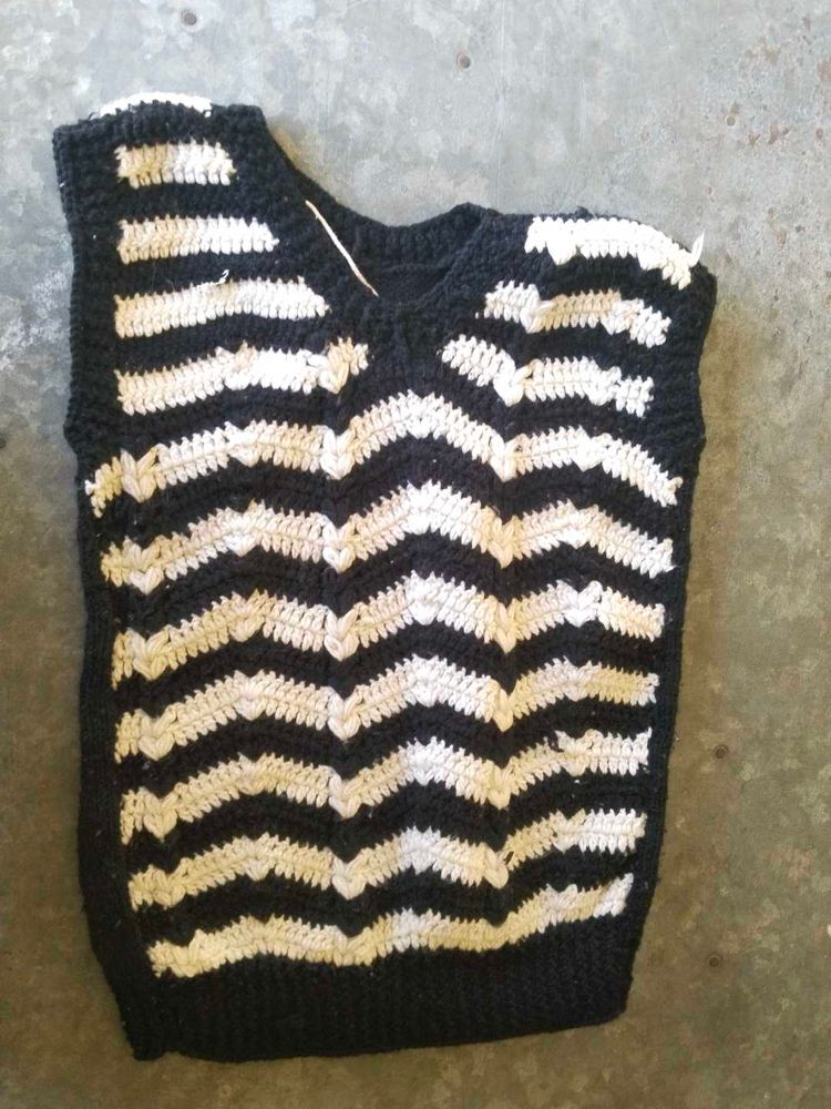 UNISEX KIDS WOOLEN SWEATER