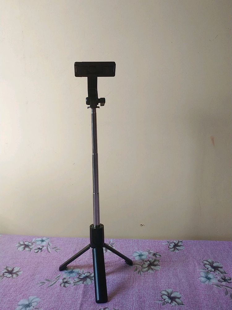 Tripod With Mobile Holder & Bluetooth