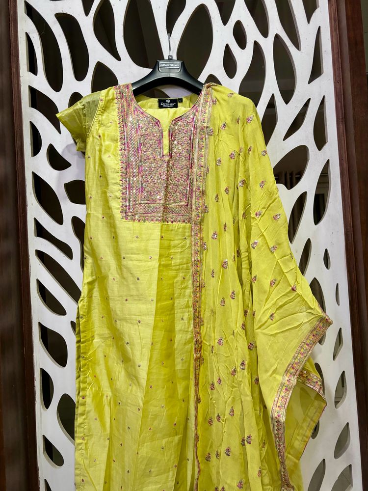 Women’s Festive Embroidered Kurtaset