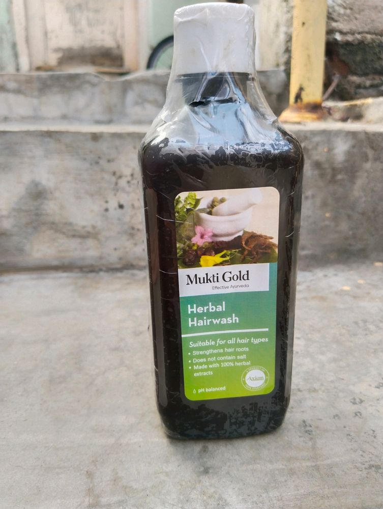 laHarbal Shampoo Without Any Hygienic Cha