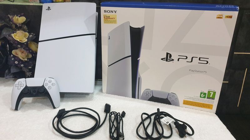 Sony Playstation 5 Slim Ps5 1TB Like New