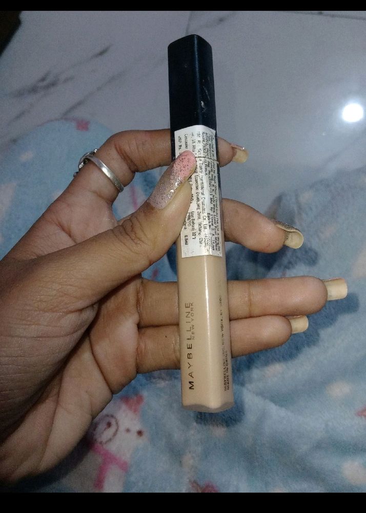 Maybelline New York Concelar Foundation