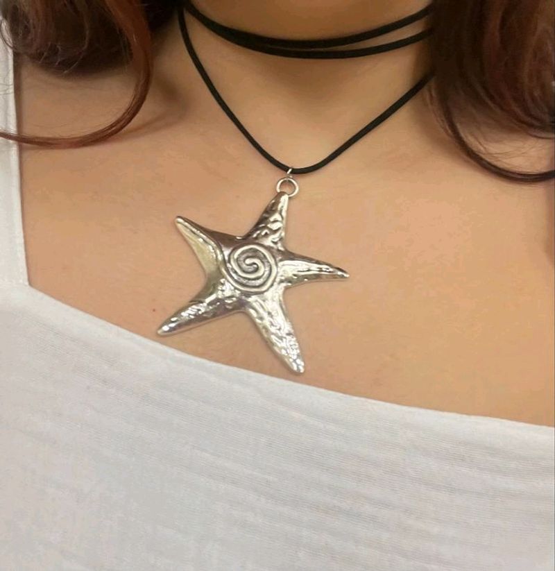 Y2k Swirl Starfish Pendant<3