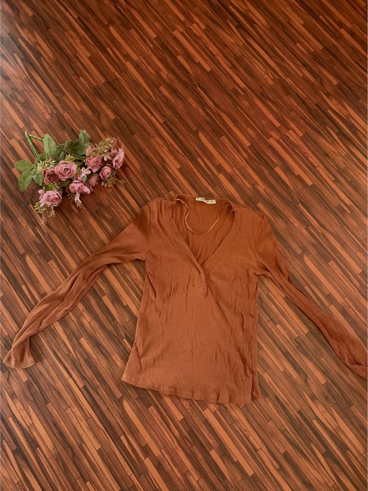 Long Sleeve V Neck Top