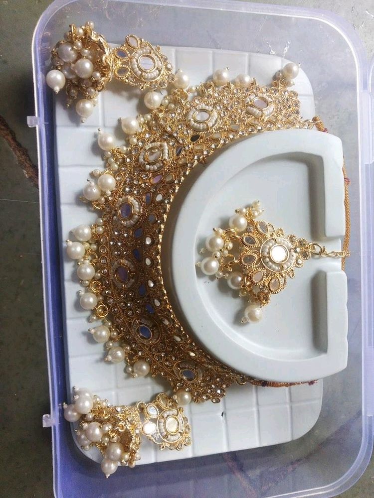 Set Tika Earring