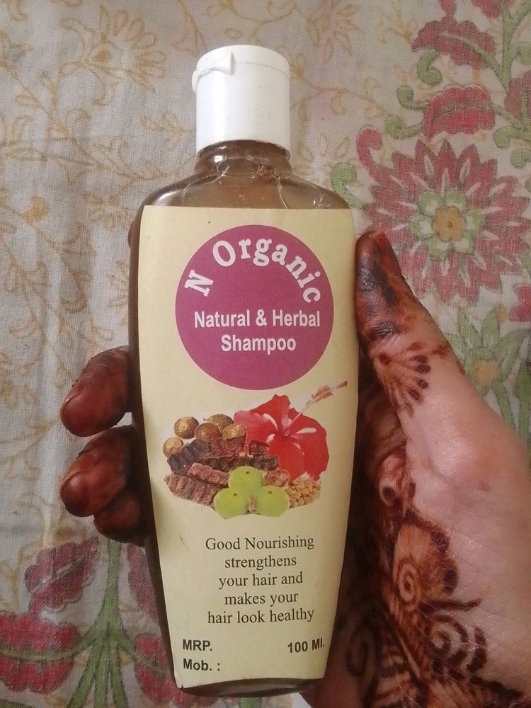 Natural And Herbal Shampoo