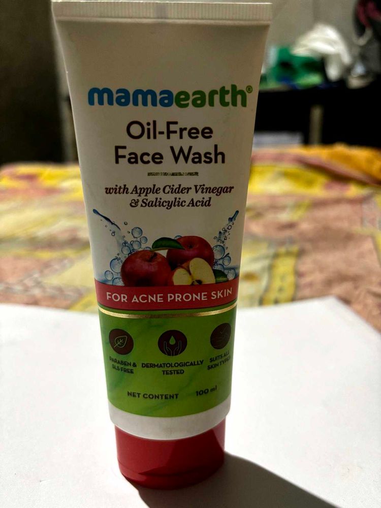 Mamaearth Oil-free Facewash,+Free Multani Mitti