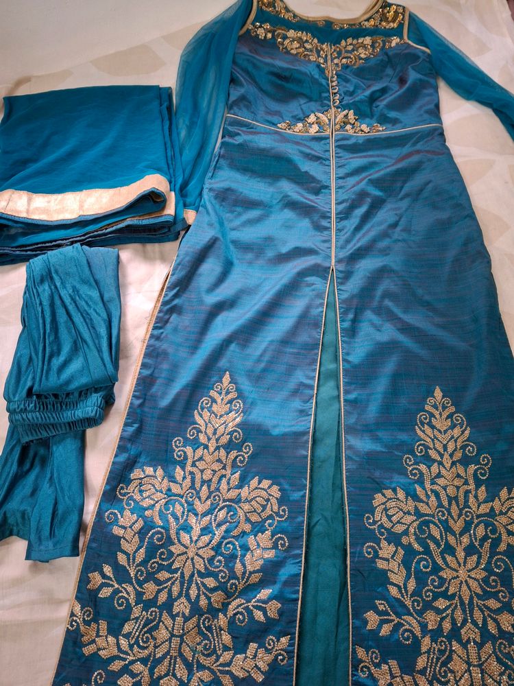 embroidered kurta set with dupatta