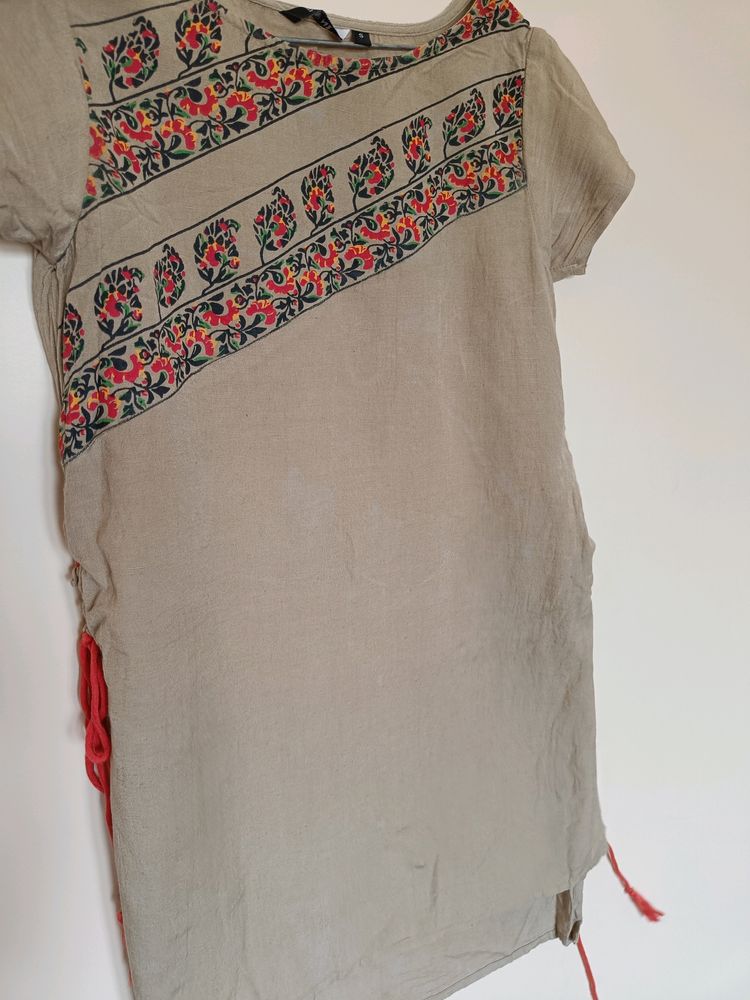 A Short Kurti For College Wear