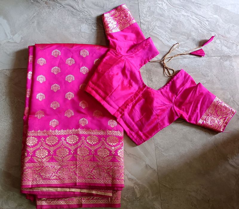 Saree With Blouse