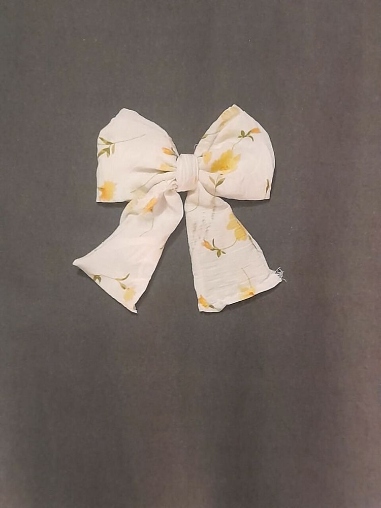 White flower Bow💖🎀