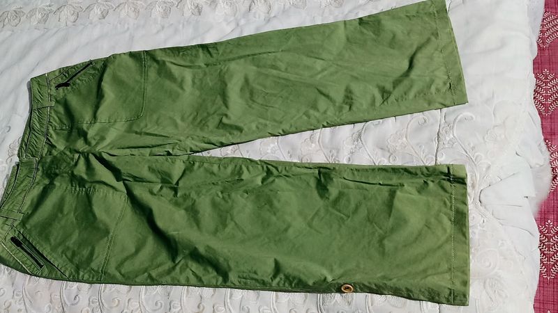 Stretchable Green Pant (Zipper And Hook) as given