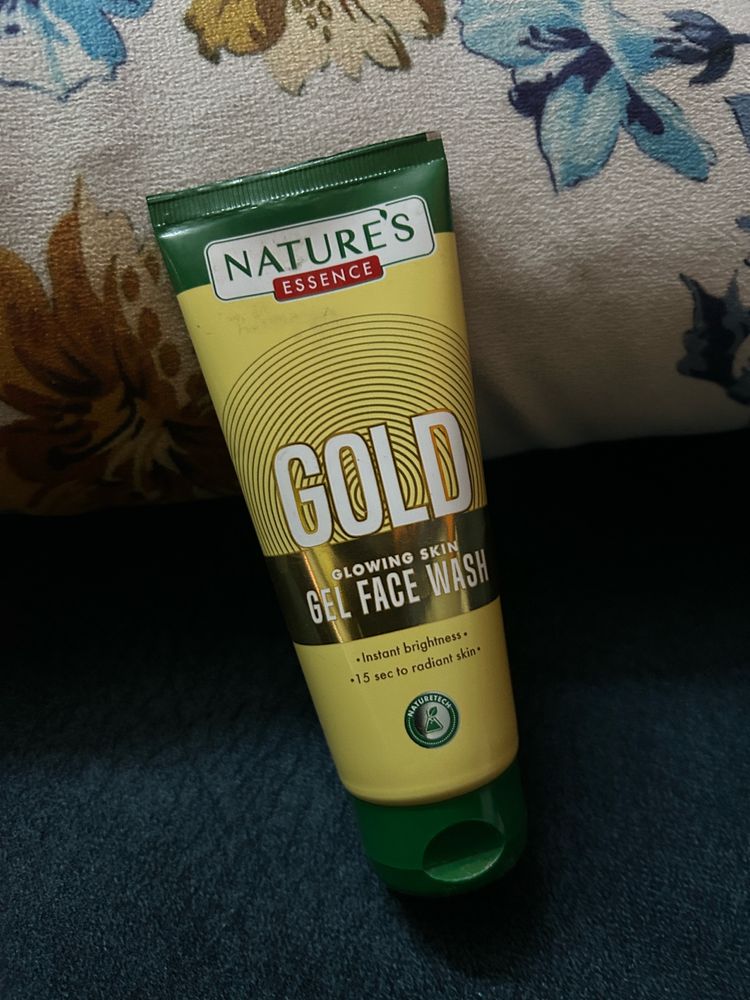 Nature's Essence Gold Glowing Face Wash Brand New