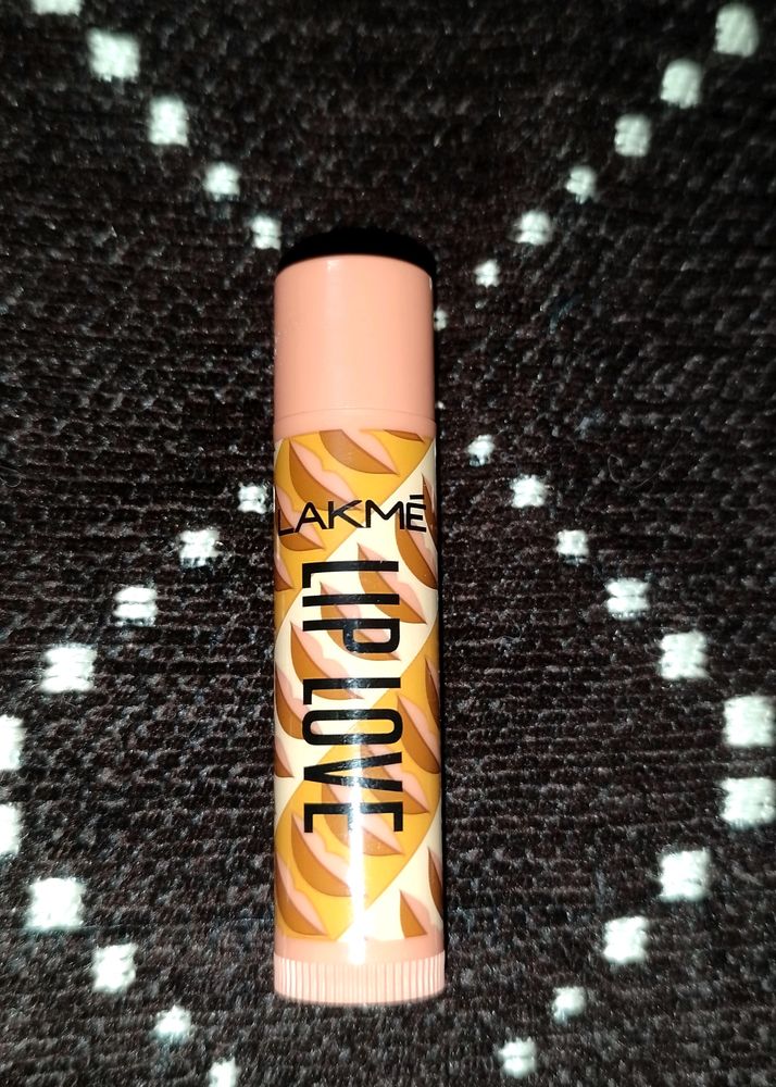 LAKME Lip Love "CARAMEL" 22Hr Moisturize Spf 15