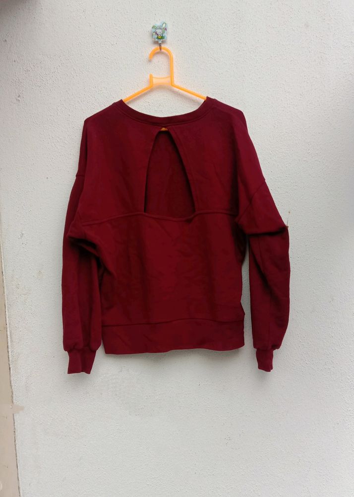 Maroon Clr Sweatshirt With Back Hole