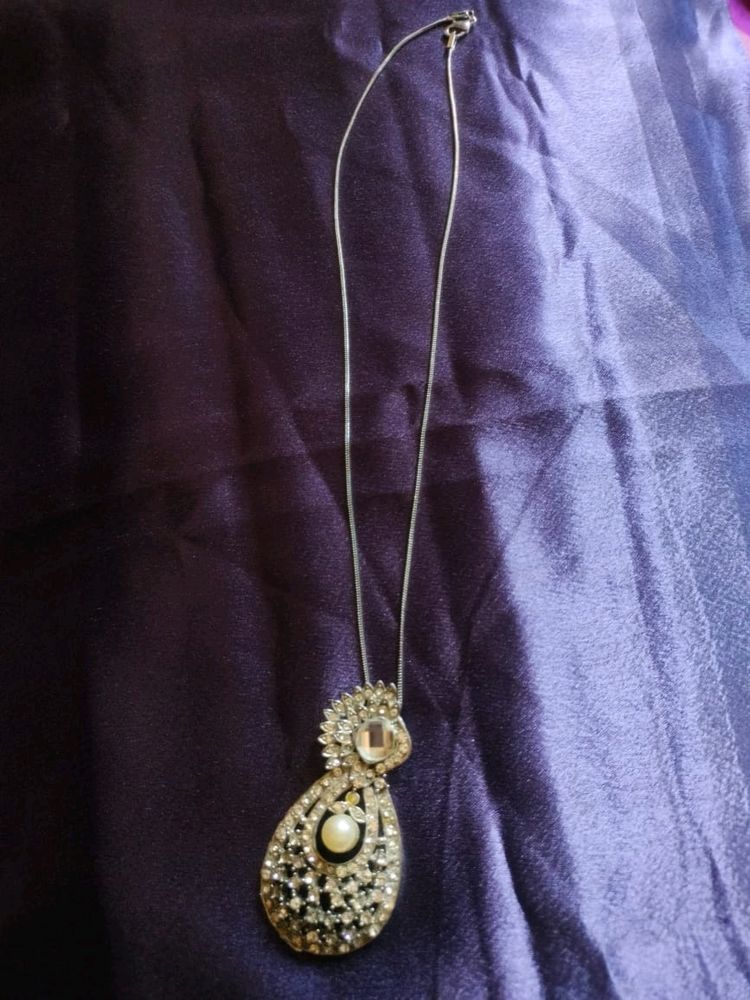 A Chain With Pendent