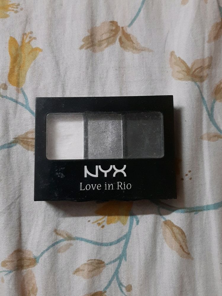 NYX Eyeshadow Pallet